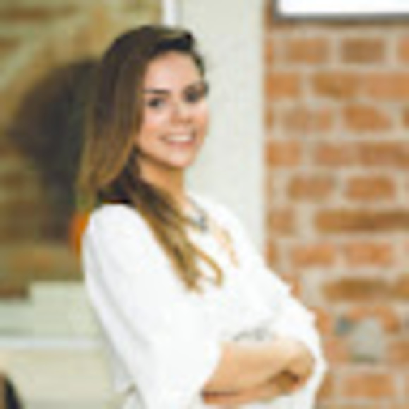 Meet your Posher, Renata - Picture 1 of 1